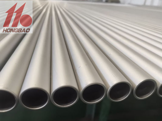Σωλήνας τιτανίου Gr9 χωρίς συγκόλληση ASTM B338 Ελαφρύς για Βιομηχανικές Εφαρμογές