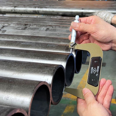 Κατηγορία 4130 Σωλήνες χρωμολικού χάλυβα υψηλής αντοχής για γεωτρήσεις πετρελαίου και σωληνάρια με ραβδιά γεωτρήσεις χωρίς συγκόλληση